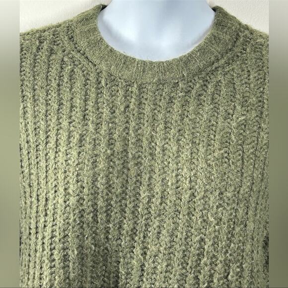American Eagle Cropped Chunky Knit Dark Green Crew Neck Sweater Size Small - Picture 7 of 13